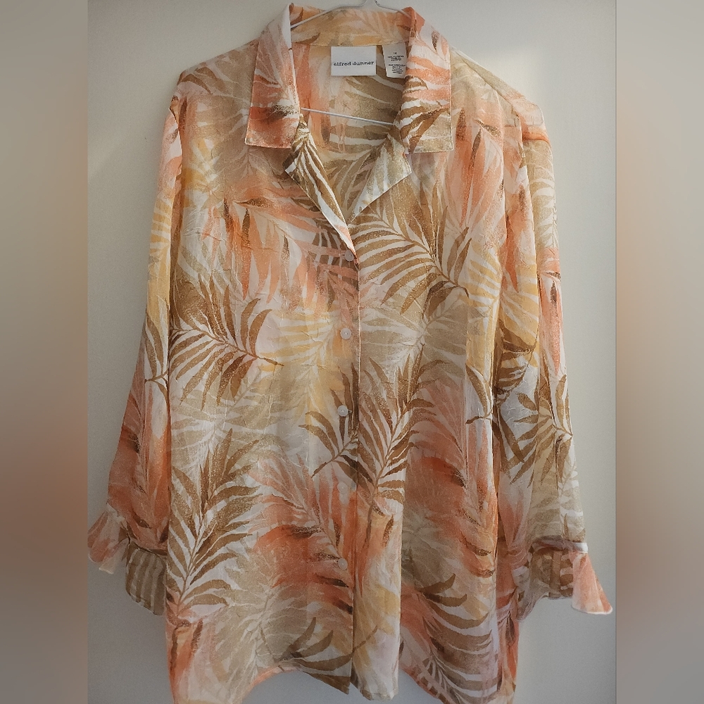 Alfred Dunner Sheer Button Up Blouse. Size 16. Preloved.